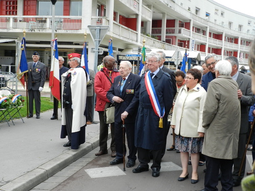 * Cérémonie pour le 70e anniversaire de la Libération de Royan