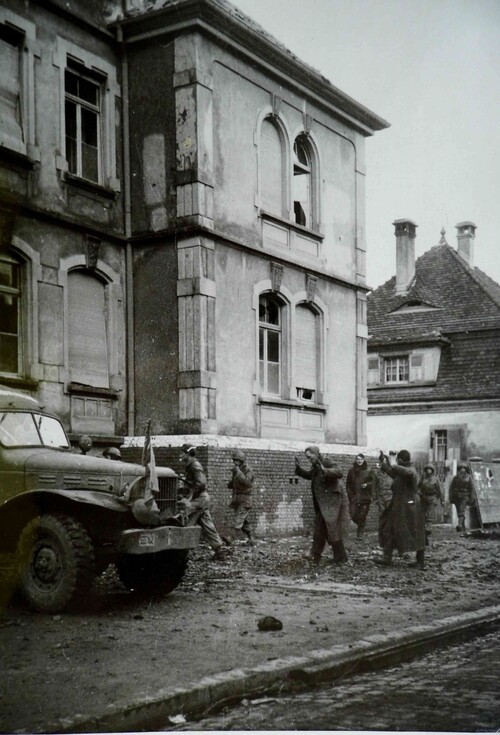 * DOLLEREN commémore sa Libération en présence des Anciens de la D.F.L (reportage)