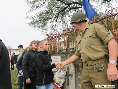 * Colline de Bourlémont  ( la Chapelle N-D du Haut ) - En hommage aux parachutistes du Bataillon de Choc qui l'ont libérée 