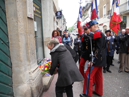 *  Le 8 mai à Dole - Un bel hommage au général Saint-Hillier