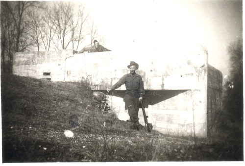 * Cérémonies à la mémoire des soldats de la 1ère DFL morts pour la libération de Dolleren en novembre 1944.