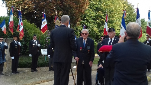 * Nod-sur-Seine : anniversaire de la jonction par deux divisions en 1944 - la première DFL et la deuxième DB