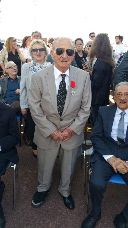 * Renaud OLMETA (Génie) a été fait Chevalier de la Légion d'Honneur