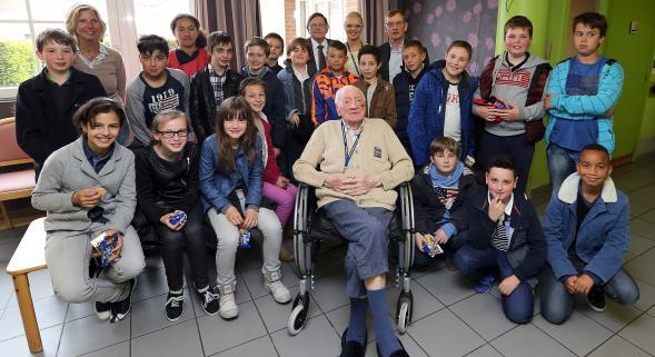 
Victor Desmet, un des premiers Compagnons de la Libération nommé par De-Gaulle, est aussi un des derniers survivants de plus d’un millier de héros. Photo Hubert Van Maele
VDN