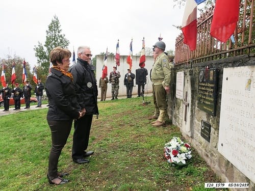 * Colline de Bourlémont  ( la Chapelle N-D du Haut ) - En hommage aux parachutistes du Bataillon de Choc qui l'ont libérée 