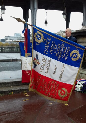 * Commémoration et dépot de gerbes au monument Brosset et de la 1ère DFL au pont de Bir Hakeim à Paris