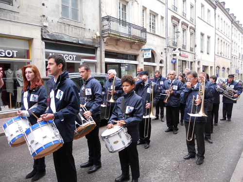 *  Le 8 mai à Dole un bel hommage au général Saint-Hillier