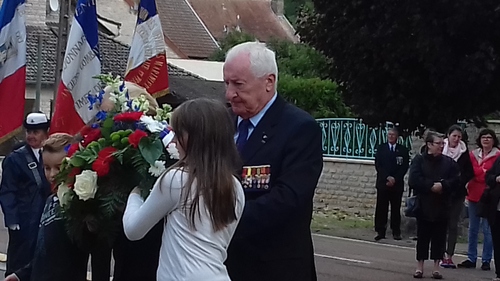 * Nod-sur-Seine : anniversaire de la jonction par deux divisions en 1944 - la première DFL et la deuxième DB