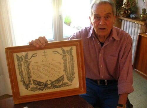 * Maurice PAULHIES (BM 4), 95 ans lançait un appel patriotique le 8 Mai dernier