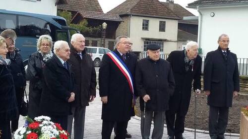 * Commémoration à Strasbourg avec dépôt de gerbes devant le char Zimmer et la plaque du Père Houchet