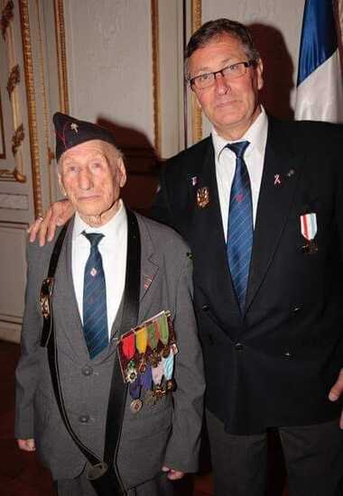 * Grand jour pour Marcel Barbary. En ce 22 janvier 2020 Marcel souffle 106 bougies sur son gâteau d'anniversaire