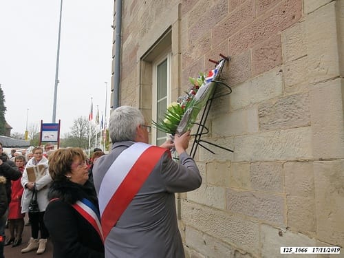 * Cérémonie du 75ème anniversaire de la Libération de Champagney à la plaque commémorative 