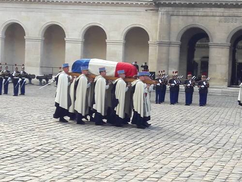* 22 septembre - Cérémonie des obsèques du Colonel MOORE aux Invalides
