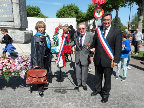 *** LA FRANCE LIBRE FETE SA VICTOIRE  ***