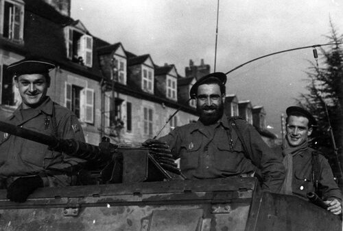 * TRESORS D'ARCHIVES : photographies de la 1ère DFL à Guéret (décembre 1944)