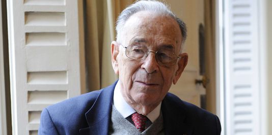 STEPHANE DE SAKUTIN / AFP Jean-Louis Crémieux-Brilhac, dans sa résidence à Paris, en 2008.