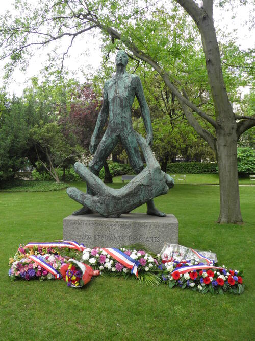 * Hommage aux Étudiants et Lycéens Résistants morts pour la France 