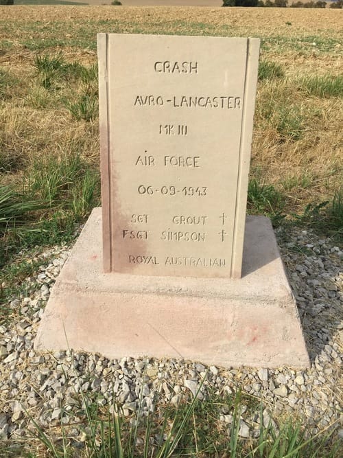 * Stèles en mémoire des victimes de deux crash d’avions à Ormersviller (Moselle) en 1940 et 1943