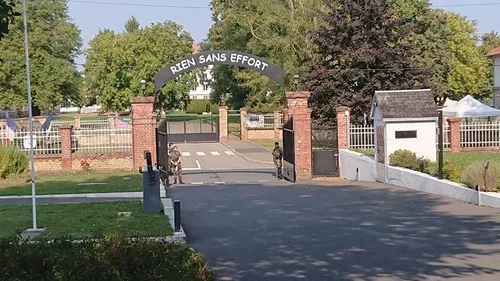 * CFIM de Transmissions 18 Régiment de Transmissions de Dieuze met Alexis Le Gall à l'honneur