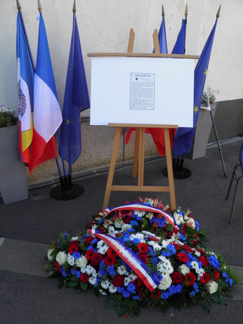 * La ville de Rueil à procédé au dévoilement d’une plaque souvenirs, place Bir Hakeim