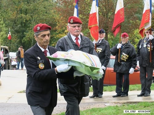 * Colline de Bourlémont  ( la Chapelle N-D du Haut ) - En hommage aux parachutistes du Bataillon de Choc qui l'ont libérée 