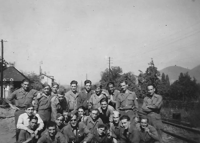 * Recherche d'identifications uniforme et insigne