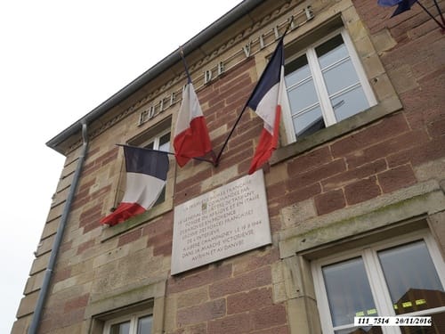 * Cérémonie du 75ème anniversaire de la Libération de Champagney à la plaque commémorative 