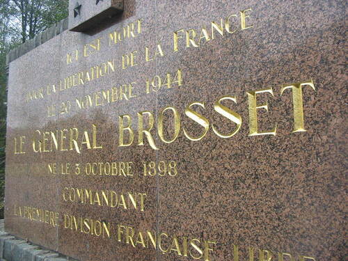 * Etape n° 25 - Hommage au Général Brosset, disparu le 20 novembre 1944