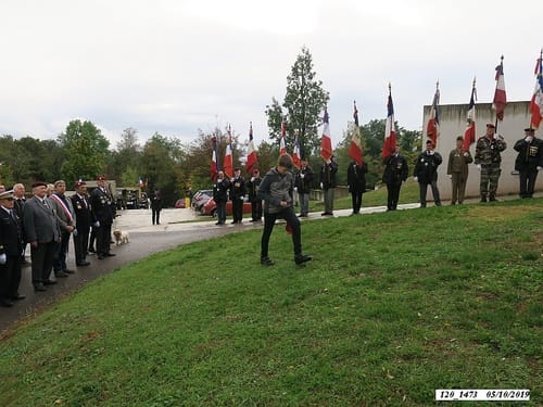 * Colline de Bourlémont  ( la Chapelle N-D du Haut ) - En hommage aux parachutistes du Bataillon de Choc qui l'ont libérée 