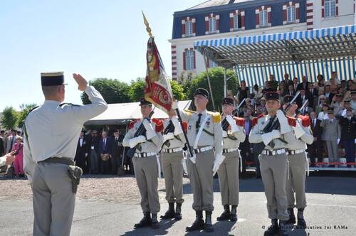 * 1000 personnes à Chalons pour célébrer les adieux du 1er RAMa le 30 juin 2015