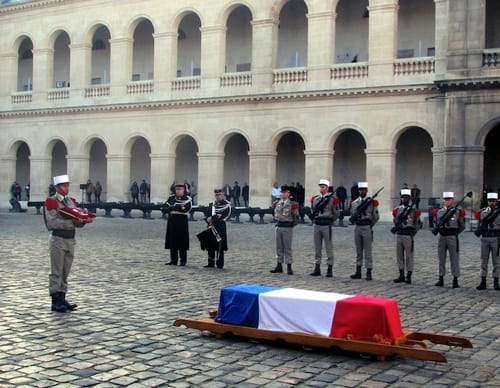 * Hommage à René Bloch ce grand homme au service de la France.