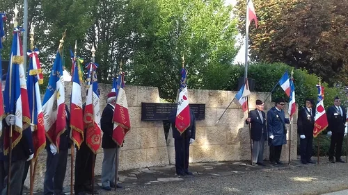 * Nod-sur-Seine : anniversaire de la jonction par deux divisions en 1944 - la première DFL et la deuxième DB