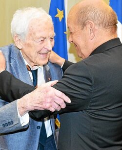 * 3 Anciens du B.M 24 faits Chevaliers de la Légion d'Honneur 