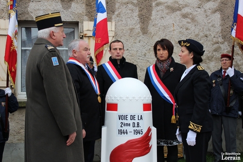 * Langatte (Moselle) inaugure sa borne du Serment de Koufra