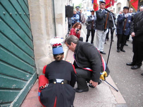 *  Le 8 mai à Dole - Un bel hommage au général Saint-Hillier