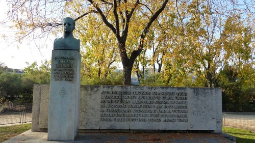 * Commémoration et dépot de gerbes au monument Brosset et de la 1ère DFL au pont de Bir Hakeim à Paris