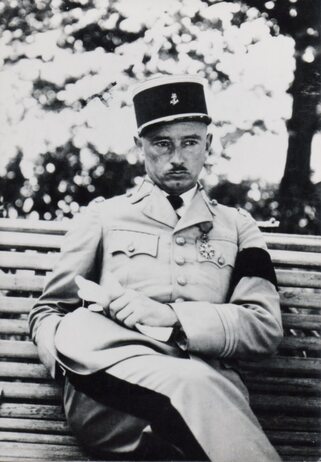 * Le Lieutenant colonel DE ROUX, un officier hors normes