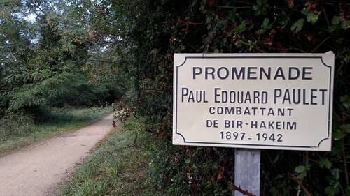 * En souvenir de Paul-Edouard PAULET (1er RA), disparu après Bir Hakeim dans le torpillage du Nino Bixio