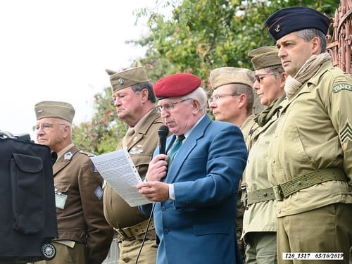 * Colline de Bourlémont  ( la Chapelle N-D du Haut ) - En hommage aux parachutistes du Bataillon de Choc qui l'ont libérée 