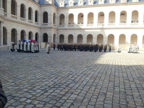 * Honneurs militaires et républicains rendus à Yves Guéna, ce mardi 8 mars 2016, aux Invalides à Paris
