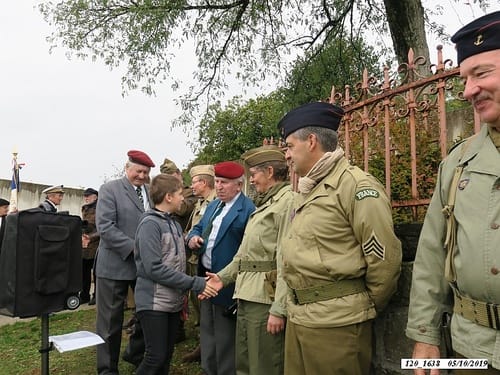 * Colline de Bourlémont  ( la Chapelle N-D du Haut ) - En hommage aux parachutistes du Bataillon de Choc qui l'ont libérée 