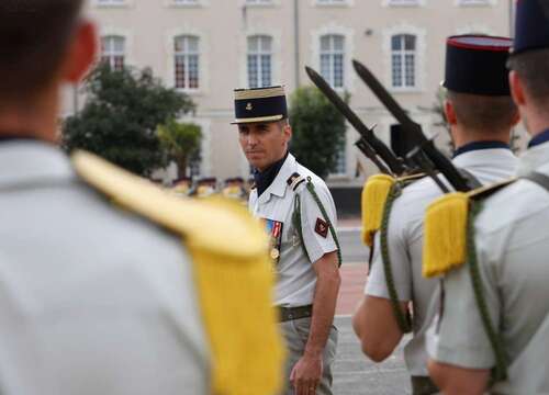 * Passation de commandement au 1er Régiment d’infanterie marine d'Angoulême.