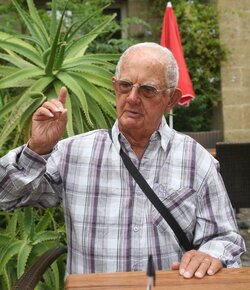 * Mr Wladislas PICUIRA promu au grade de Chevalier de la Légion d'Honneur
