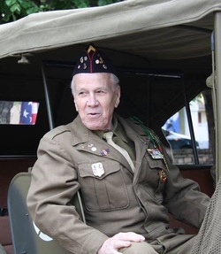 * Félicitations à Monsieur Francis Antoine GARCIA (1er R.A.), nommé Chevalier dans l'ordre de la Légion d'Honneur