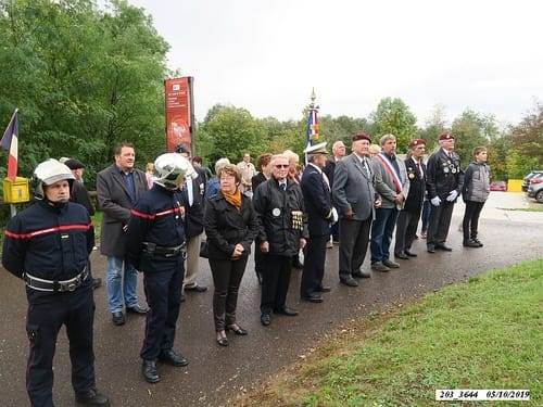 * Colline de Bourlémont  ( la Chapelle N-D du Haut ) - En hommage aux parachutistes du Bataillon de Choc qui l'ont libérée 