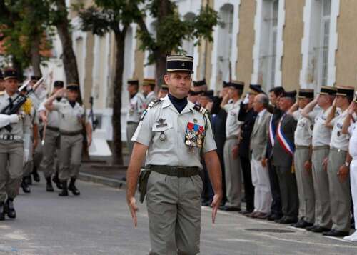 * Passation de commandement au 1er Régiment d’infanterie marine d'Angoulême.
