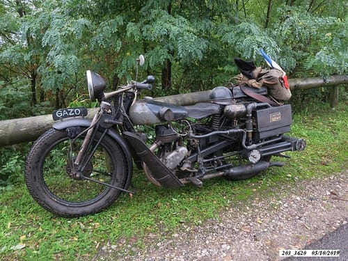 * Colline de Bourlémont  ( la Chapelle N-D du Haut ) - En hommage aux parachutistes du Bataillon de Choc qui l'ont libérée 