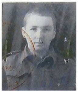 * Trésor d'archives - Le cheminement de Rémy Cescosse ancien du 1er Ra de la 1 ère DFL de Pomarez à Londres de Décembre 1942 à Juillet 1943 