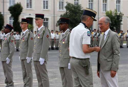 * Passation de commandement au 1er Régiment d’infanterie marine d'Angoulême.