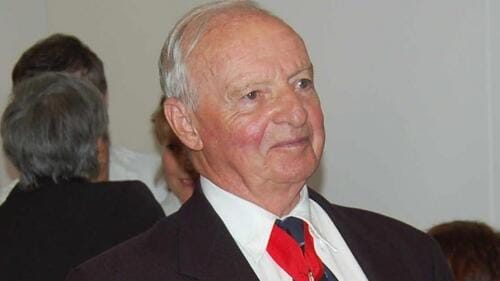 * Edgard Tüpet-Thomé, Compagnon de la Libération, à l'honneur. Il a été élevé à la dignité de Grand’Croix de la Légion d’Honneur